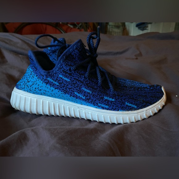 Blue running shoes - Picture 2 of 2